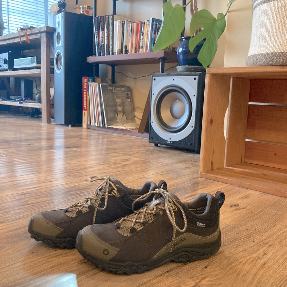 Women’s size 5 Oboz hiking shoe
